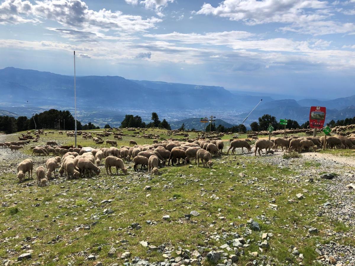 Апартаменты T2- 4Pers- Chamrousse Bachat Bouloud Экстерьер фото